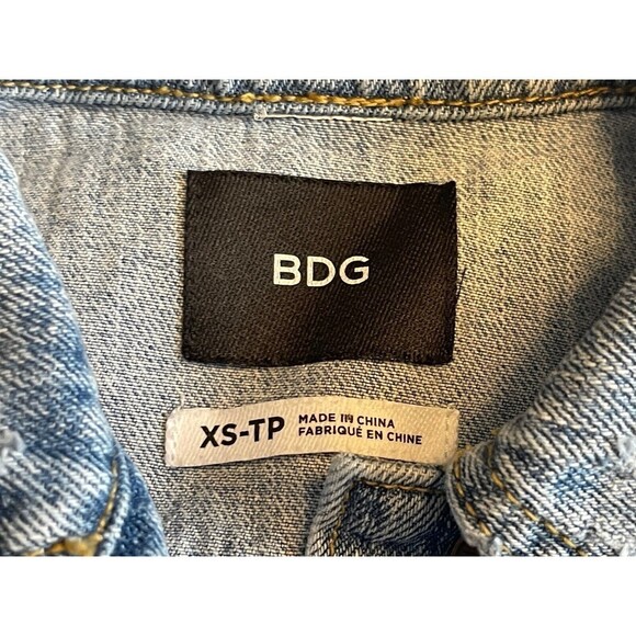 Urban Outfitters BDG Size XS Denim Vest Distressed American Flag Design - Picture 6 of 12